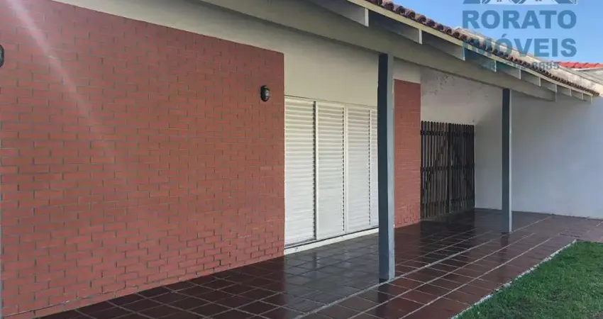 Casa com 3 quartos para alugar no Saint Etiene, Matinhos 
