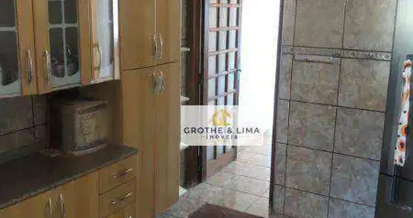 Sobrado com 3 dormitórios à venda, 330 m² por R$ 350.000 - Jardim Gurilândia - Taubaté/SP
