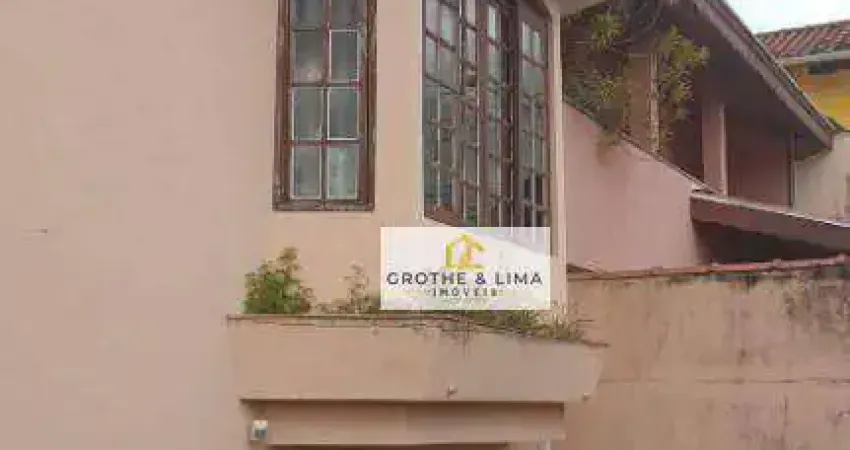 Sobrado com 4 dormitórios à venda, 269 m² por R$ 700.000,00 - Vila São João - Caçapava/SP