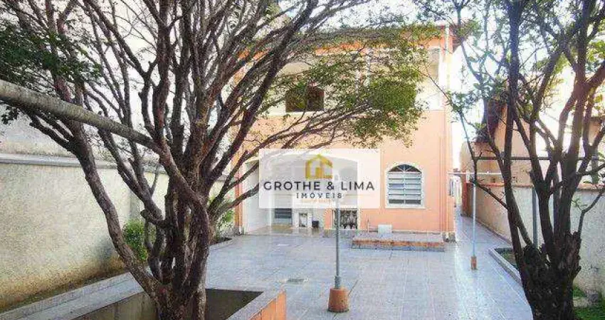 Sobrado com 4 dormitórios à venda, 212 m² por R$ 825.000,00 - Parque Santo Antônio - Taubaté/SP