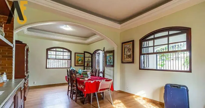 Excelente casa linear com 619m² de terreno, 3 quartos 1 suíte no Pechincha.