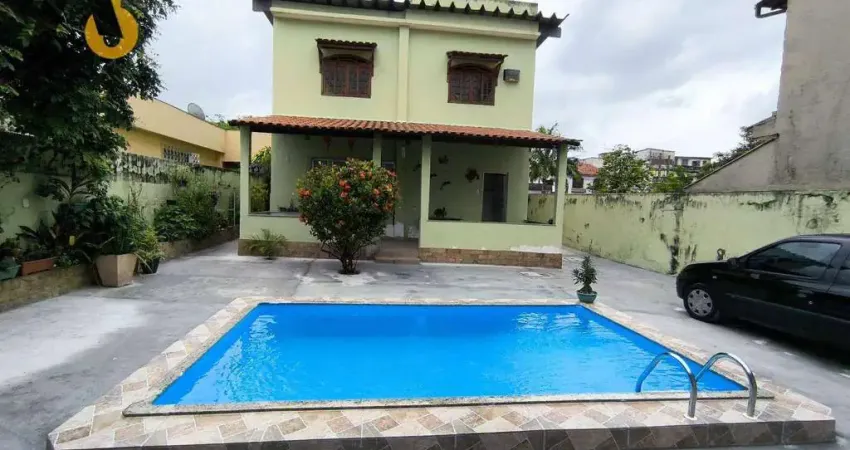 Casa com 3 dormitórios à venda, 299 m² por R$ 700.000,00 - Praça Seca - Rio de Janeiro/RJ