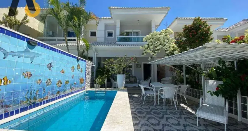 Casa de Condomínio com 4 Quartos,  3 uites,  4 banheiros à venda, 175m².