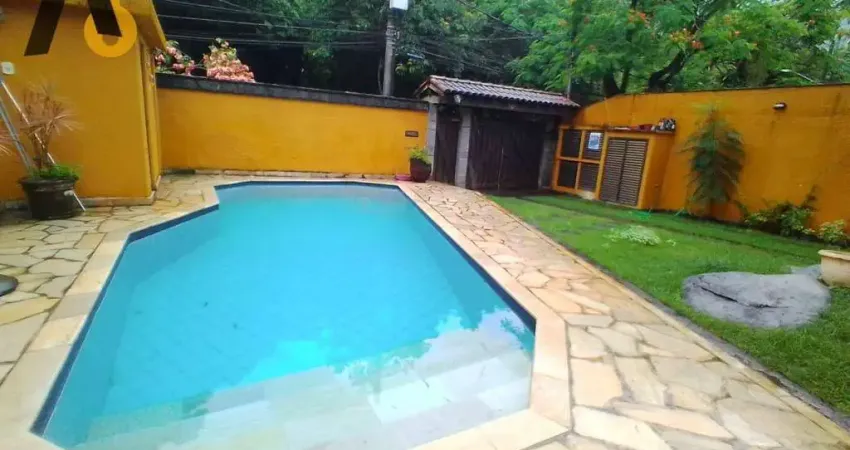 VENDO ESPETACULAR CASA COM 5 QUARTOS NO CONDOMÍNIO ELDORADO NA FREGUESIA - JACAREPAGUÁ