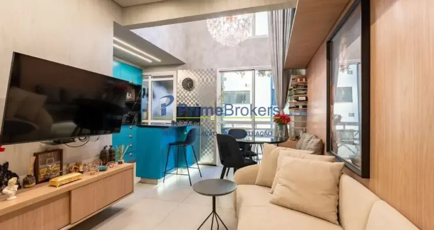 Este elegante apartamento duplex oferece 42 m² de área privativa, além de ser mobiliado e contar com