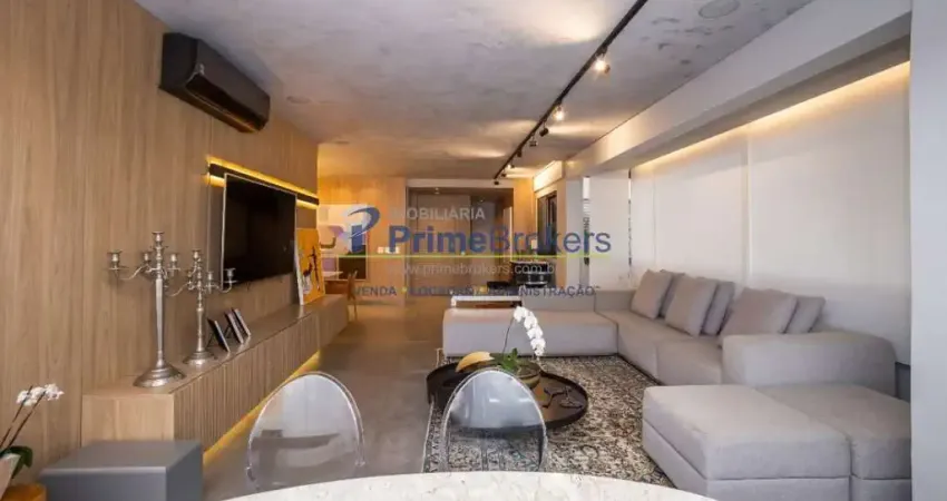 Este amplo apartamento de 209 m² oferece a combinação perfeita de conforto e sofisticação.