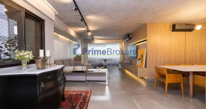 Apartamento, 209m² - 4 Dormitórios, 4 Suítes, 3 Vagas, Reformado de Alto Padrão - Itaim Bibi