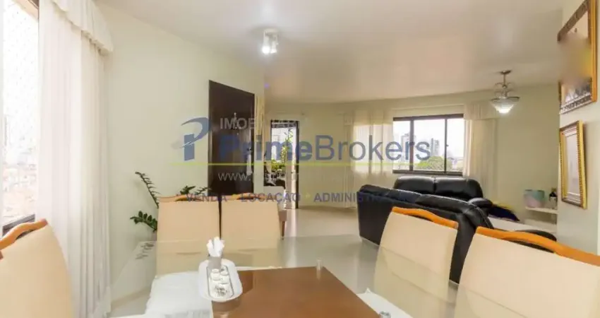 Com uma área privativa de 140 m², o imóvel conta com 3 quartos, sendo 1 suíte, e 4 banheiros.