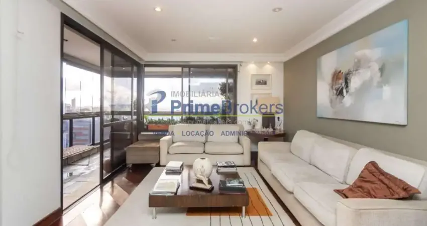 Este apartamento de 202m² oferece uma experiência única de viver, com cinco vagas de garagem e uma l