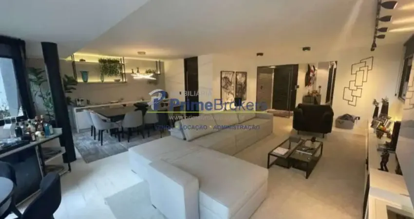 Este amplo apartamento de 247 m² na vila bela oferece 4 dormitórios, incluindo 2 suítes, além de 5 b
