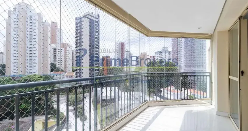 Com 3 suítes e 3 banheiros, além de 3 vagas de garagem, o conforto e a praticidade estão garantidos.