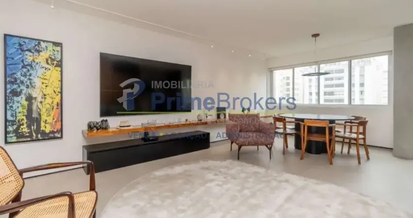 Com uma área total de 90 m², o apartamento conta com 1 suíte e 2 banheiros, ideal para quem aprecia