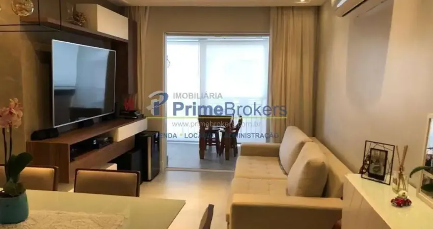 Com uma área privativa de 72m², o imóvel oferece 2 dormitórios, sendo 1 suíte, além de 2 banheiros.