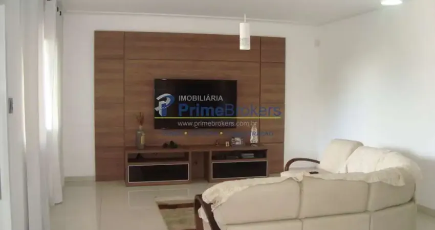 Sobrado reformado : 4 quartos sendo 2 suítes, 5 vagas, 640 m², próximo ao shopping plaza sul