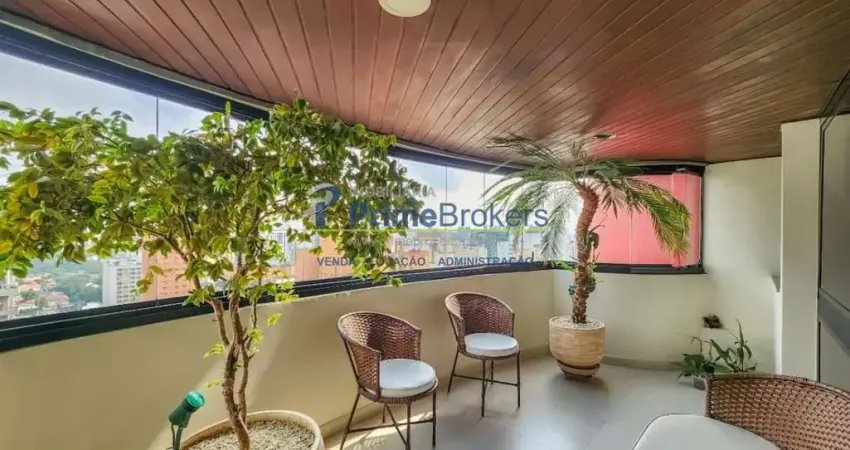 Este amplo apartamento possui uma área privativa de 198 m² e oferece uma experiência de vida única.