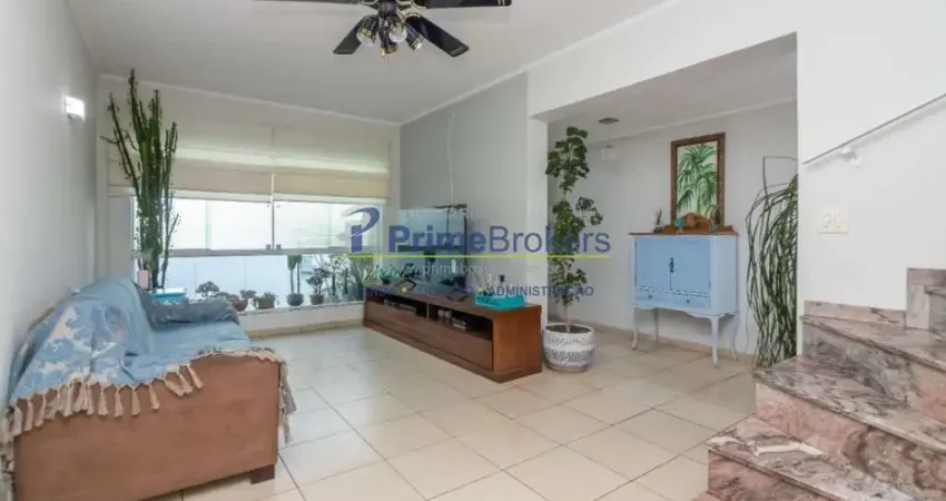 Com uma área total de 126m² e uma área privativa de 161m², este imóvel é perfeito para quem busca co