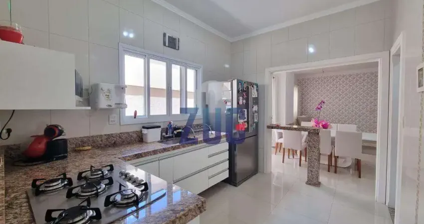 Casa à venda em Valinhos, Loteamento Residencial Santa Gertrudes, com 3 suítes, com 170.6 m²