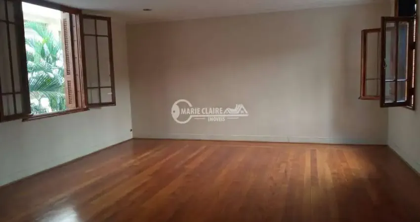 Casa estilo colonial a venda na R. Caio Prado