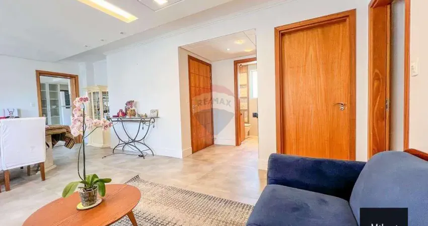 Apartamento 3 dormitórios, 1 suíte, lavabo, sala de cinema e 1 vaga de garagem.