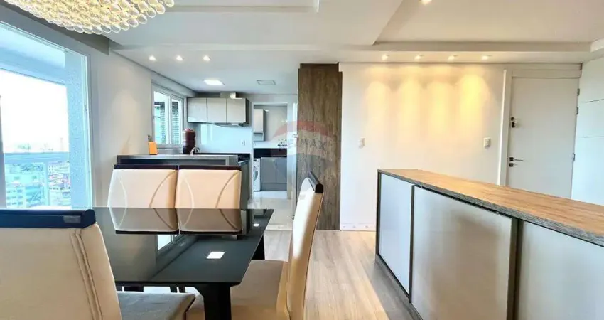 Apartamento Semimobiliado com 3 dormitórios e 94m² privativos