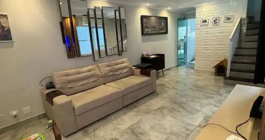 Sobrado Reformado e Planejado com 3 Dormitórios à Venda na Vila Tupi!