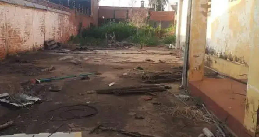 Casa Usada para Venda em Piracicaba, PAULISTA, 2 dormitórios, 2 banheiros, 4 vagas