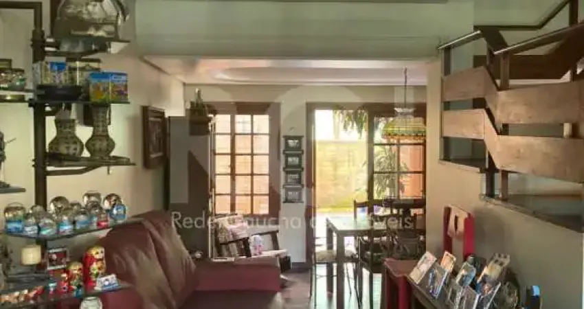 Casa com 3 quartos à venda na Rua Fagundes Varela, Santo Antônio, Porto Alegre