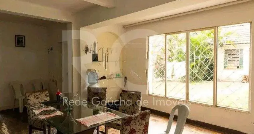 Casa para venda - 210m², 4 quartos, sendo 1 suites, 4 vagas - petrópolis