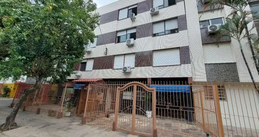 Apartamento 2 quartos, desocupado e reformado na cidade baixa.