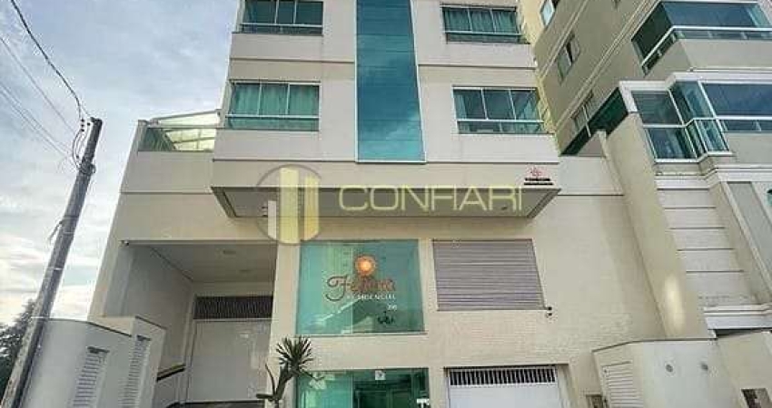 Apartamento mobiliado com 2 vagas privativas
