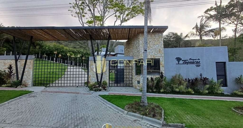 Sobrado de alto padrão com piscina