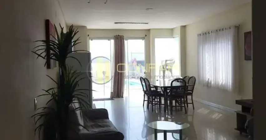 Casa com 3 quartos para alugar no Balneário Perequê, Porto Belo 