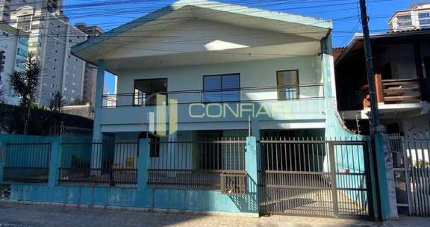 Casa com 5 quartos para alugar em Meia Praia, Itapema 