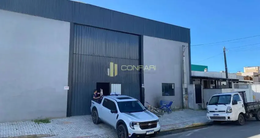 Barracão / Galpão / Depósito para alugar em Morretes, Itapema