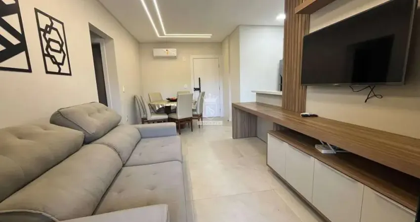 Apartamento de alto padrão com 2 suítes a 50m do mar de bombinhas