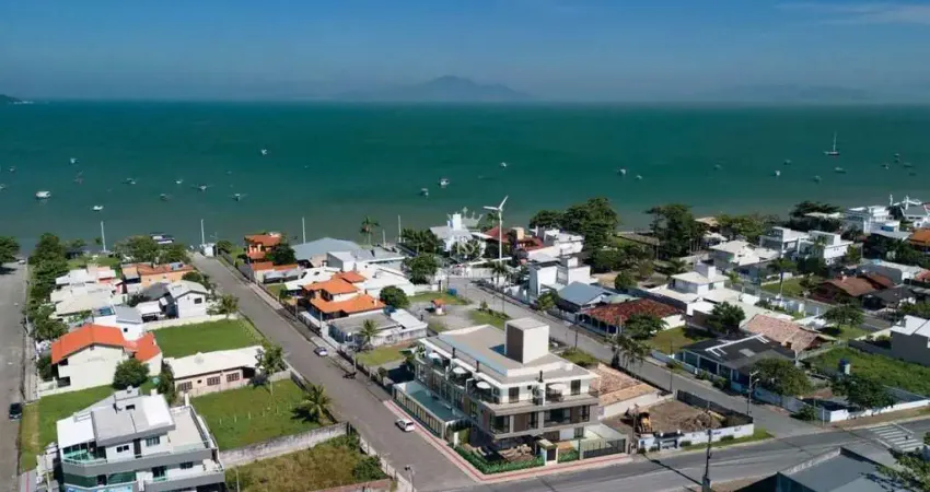 Empreendimento em pré-lançamento com 1 e 2 suítes na praia de zimbros
