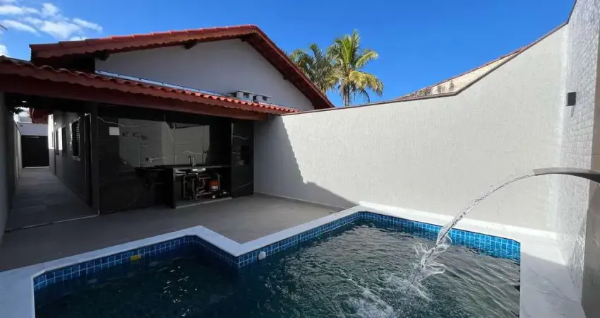 MARAVILHOSA CASA LADO PISTA COM PISCINA E CHURRASQUEIRA EM ITANHAÉM!