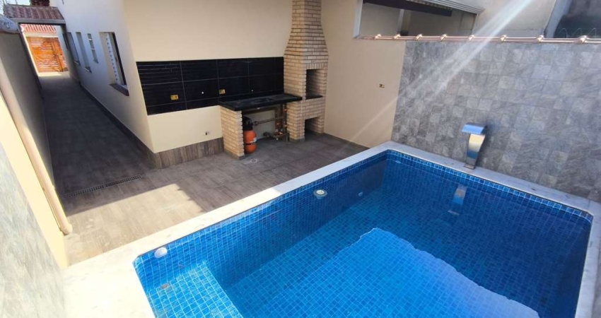 CASA GEMINADA COM PISCINA LADO PISTA EM BAIRRO RESIDENCIAL EM ITANHAÉM!