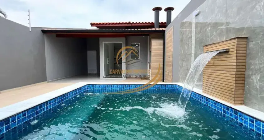Casa com 03 dormitórios, piscina e churrasqueira em bairro residencial em itanhaém!!