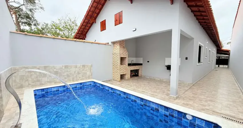 Casa geminada com piscina e churrasqueira 120m do mar em mongaguá!!