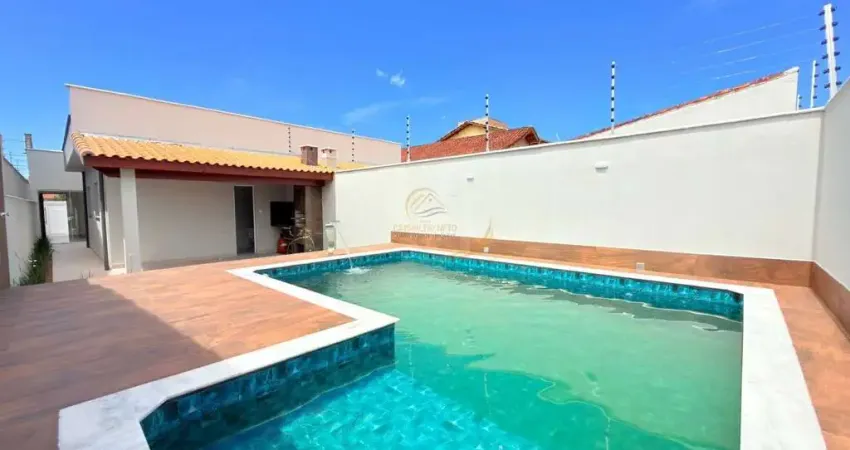 Casa lado praia 1300mts do mar, com piscina e churrasqueira para venda em itanhaém!