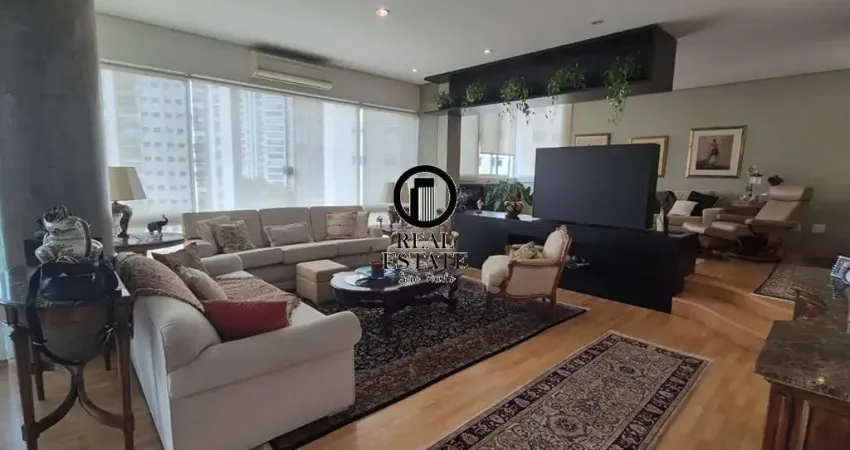 Apartamento à Venda - 271m², 3 Quartos, sendo 5 Suítes, 4 Vagas - Panamby