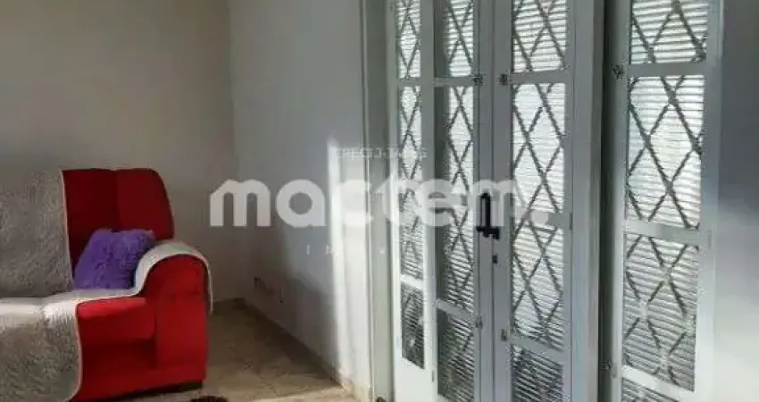 Casa Ampla com Edicula 03 Quartos no Bairro Jardim Castelo Branco