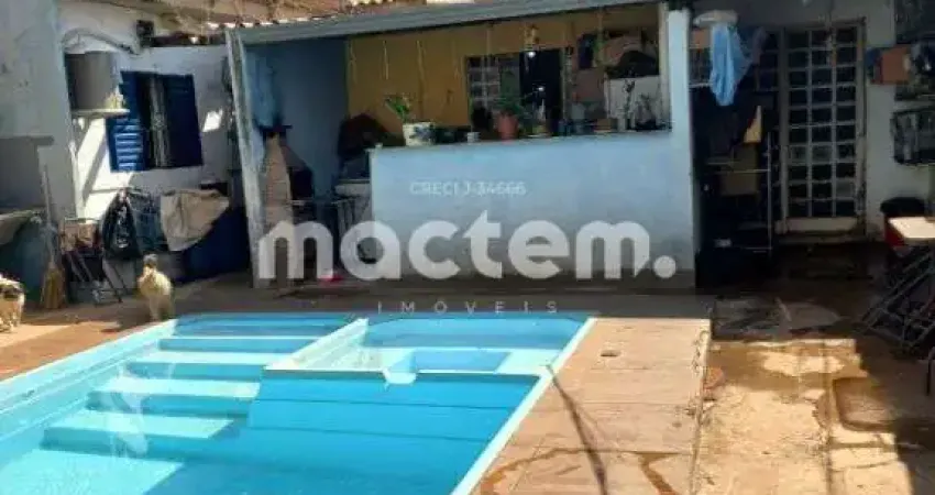 Casa 05 Quartos com Suites e Piscina a Venda no Bairro Parque das Andorinhas