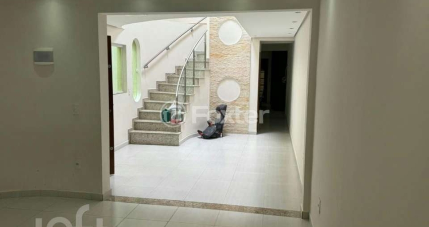 Casa com 4 quartos à venda na Avenida Ibirapitanga, 15, Vila Pires, Santo André