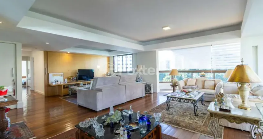 Apartamento com 3 quartos à venda na Avenida Chibarás, 802, Moema, São Paulo