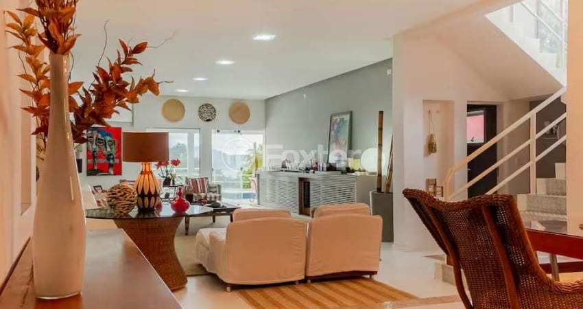 Casa em condomínio fechado com 6 quartos à venda na Rua Miguel Victor Basile, 85, Loteamento Roteiro do Sol, Caraguatatuba