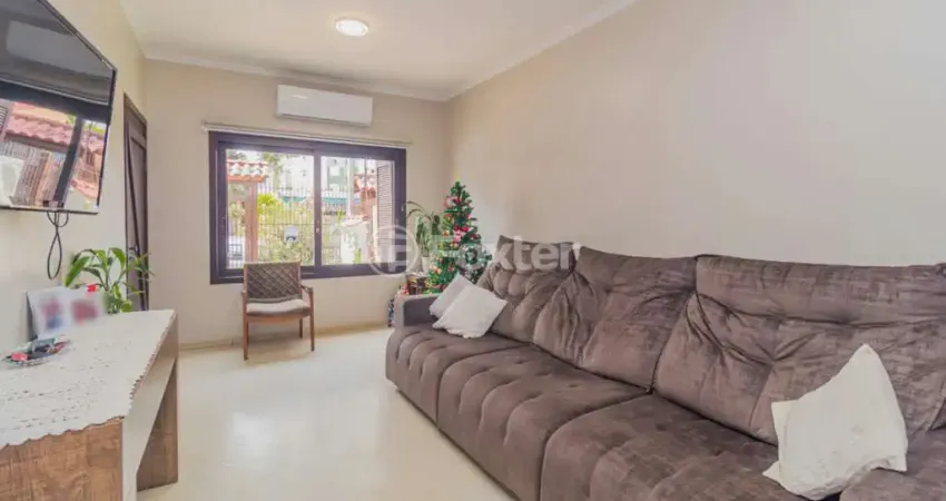 Casa com 3 quartos à venda na Rua Doutor João Evangelista F. da Costa, 65, Cavalhada, Porto Alegre