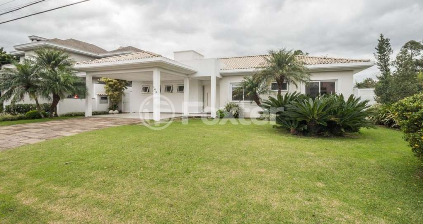 Casa em condomínio fechado com 3 quartos à venda na Avenida Juca Batista, 8000, Belém Novo, Porto Alegre