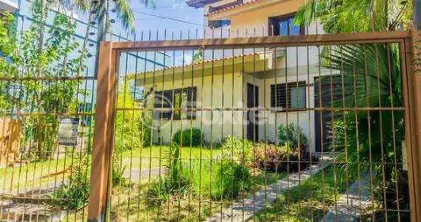 Casa em condomínio fechado com 5 quartos à venda na Praça São Caetano, 90, Teresópolis, Porto Alegre